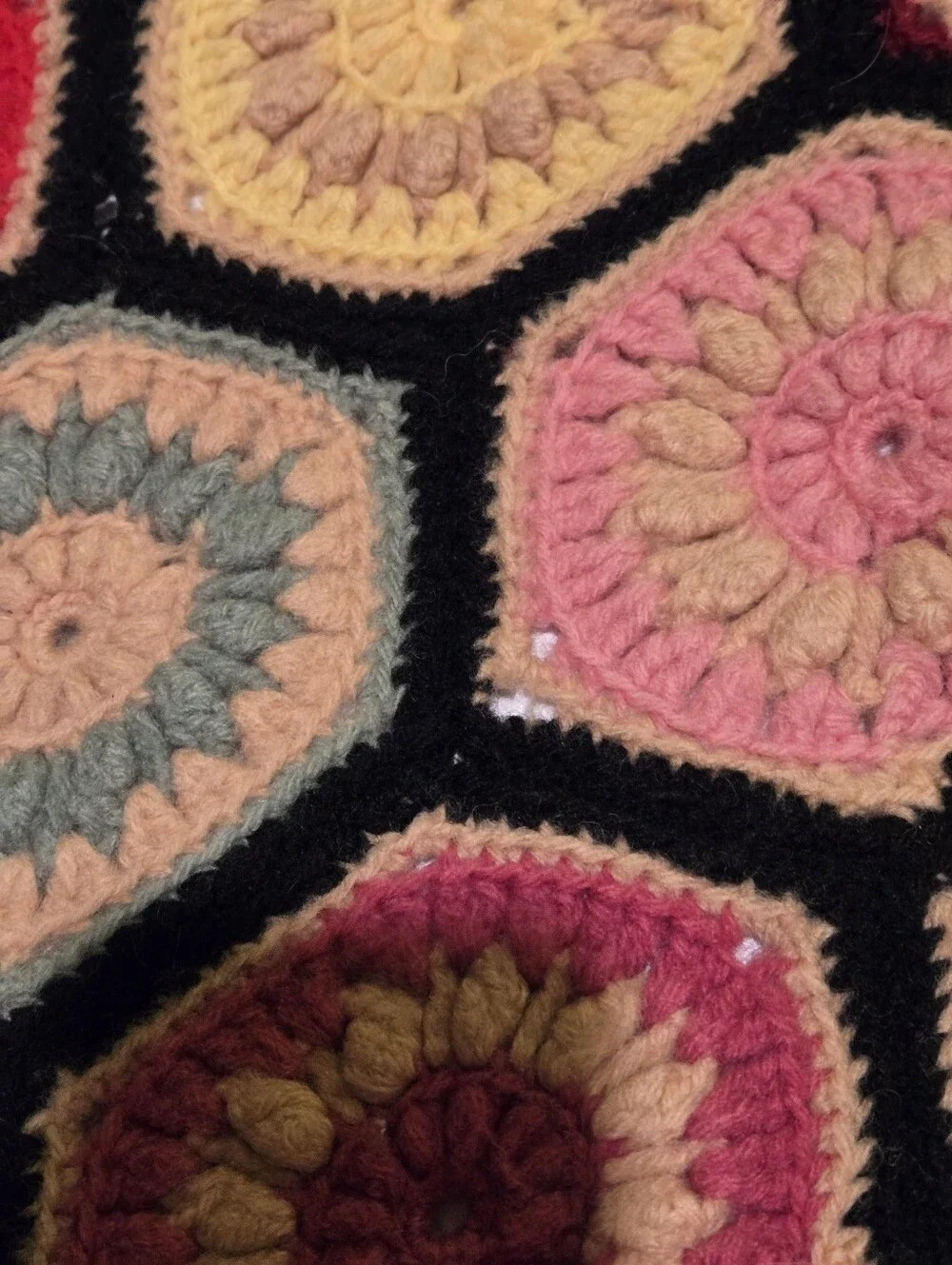 VTG Granny Square Afghan Handmade TIGHT Crochet Hexagon SZ Queen COTTAGE 71